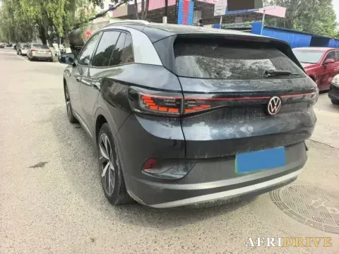2022 Neta S 4