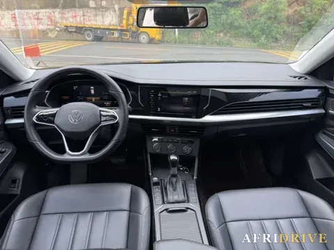 2022 Volkswagen Passat 4