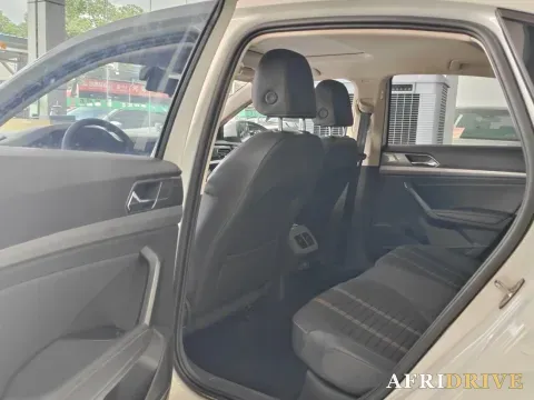 2022 Volkswagen Sagitar 5