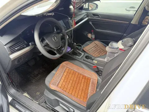 2022 Bestune B70 5