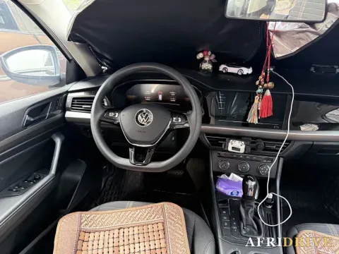 2022 Bestune B70 8
