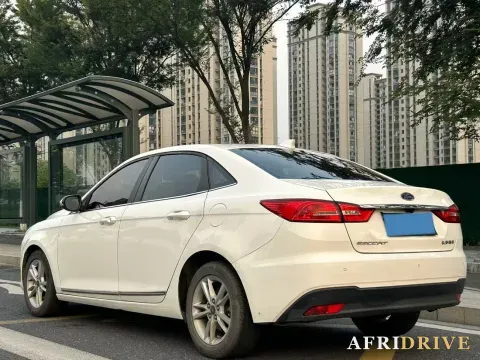 2019 Ford Escort 4