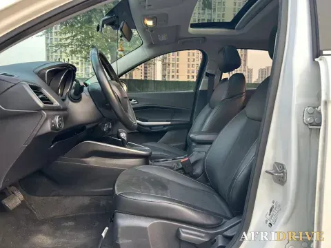 2019 Ford Escort 6