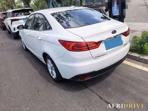 2019 Ford Escort 4