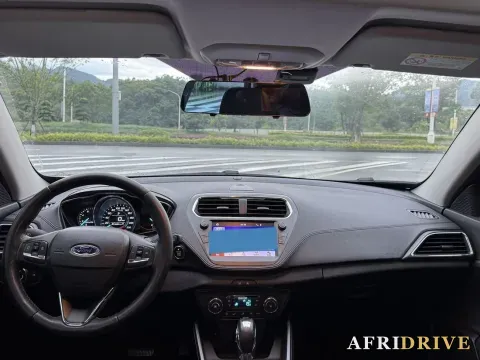 2019 Ford Escort 6