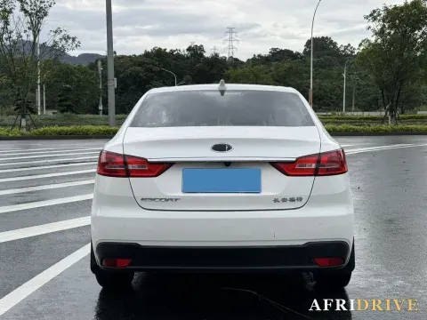 2019 Ford Escort 8
