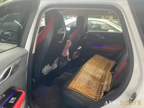 2023 HongQi HS3 4