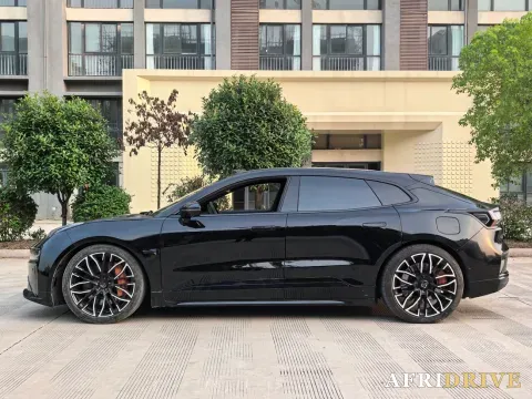 2025 Zeekr 001 3