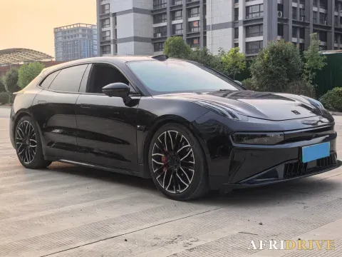 2025 Zeekr 001 6