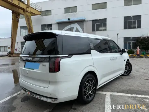 2024 Zeekr 009 6