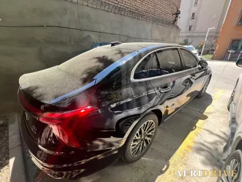 2025 HongQi H5 6