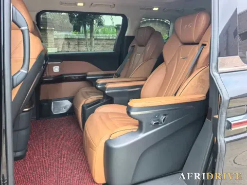 2023 HongQi HQ9 8
