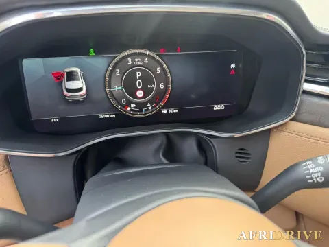 2022 Jaguar F-PACE 8