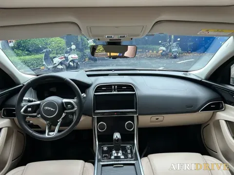 2020 Jaguar XEL 4