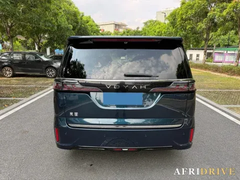 2025 Voyah Dream 8