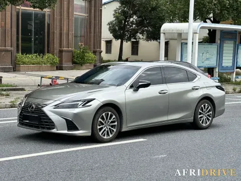 2025 Lexus ES