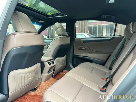 2025 Lexus ES 5