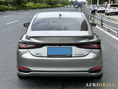 2025 Lexus ES 7