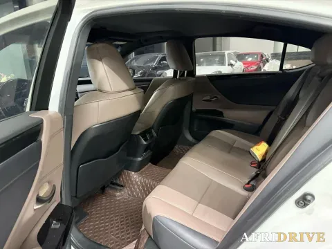 2022 Lexus ES 5