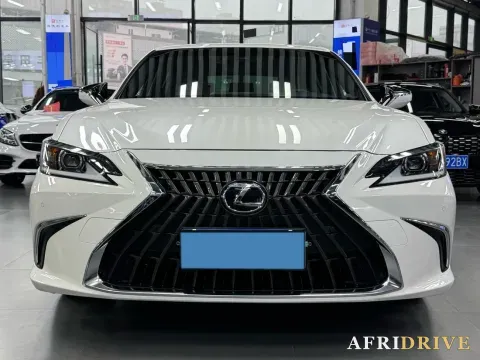 2023 Lexus ES 2
