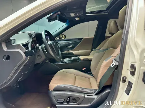 2021 Lexus ES 4
