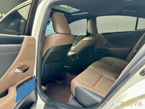 2021 Lexus ES 6