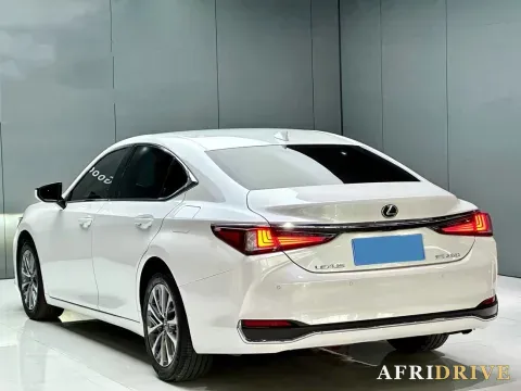 2021 Lexus ES 7