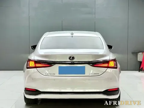 2021 Lexus ES 8