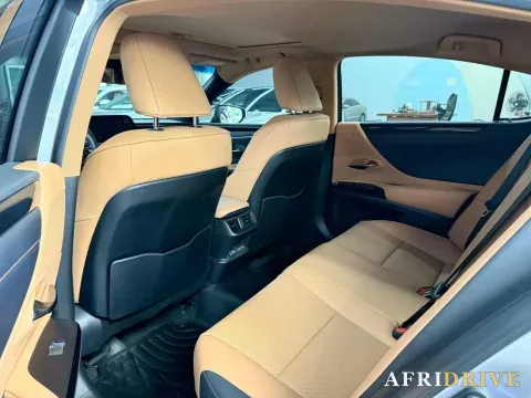 2021 Lexus ES 5