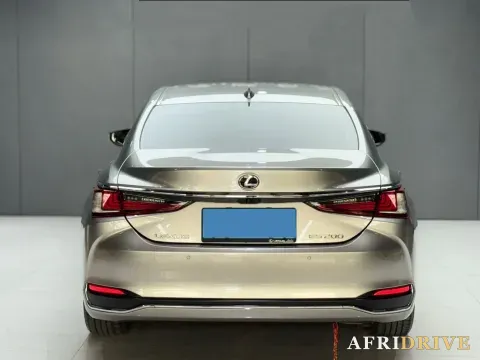2021 Lexus ES 7