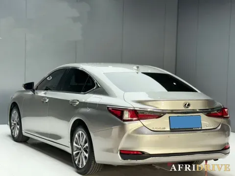 2021 Lexus ES 8
