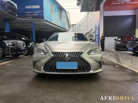 2023 Lexus ES 2