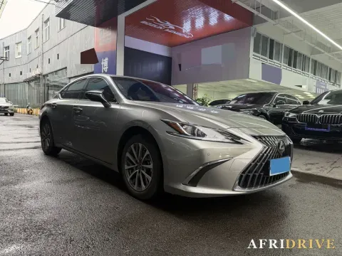 2023 Lexus ES 3
