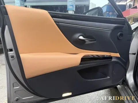 2023 Lexus ES 6