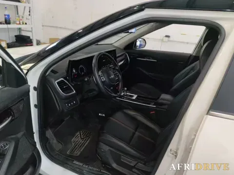 2021 Kia KX3 4
