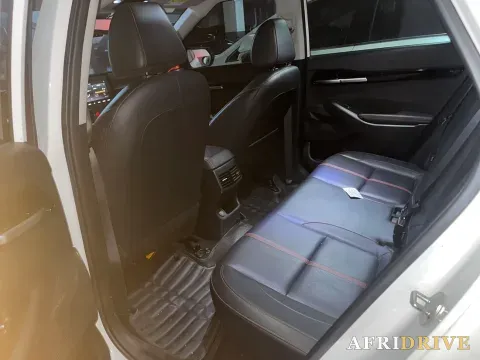 2021 Kia KX3 6