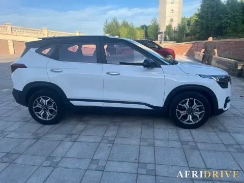 2021 Kia KX3 4