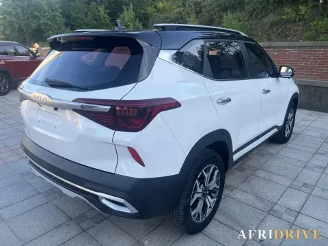 2021 Kia KX3 5