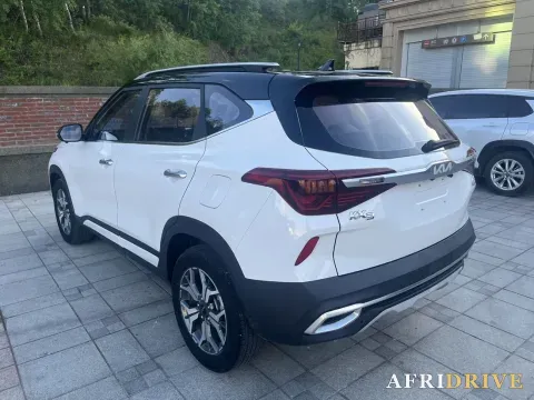 2021 Kia KX3 7