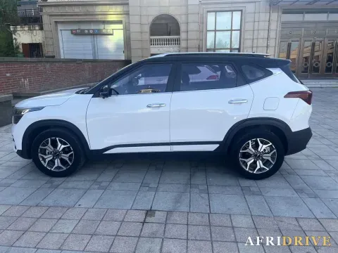 2021 Kia KX3 8