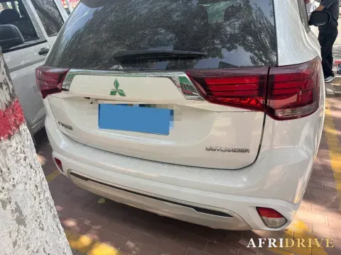 2021 Mitsubishi Outlander 7
