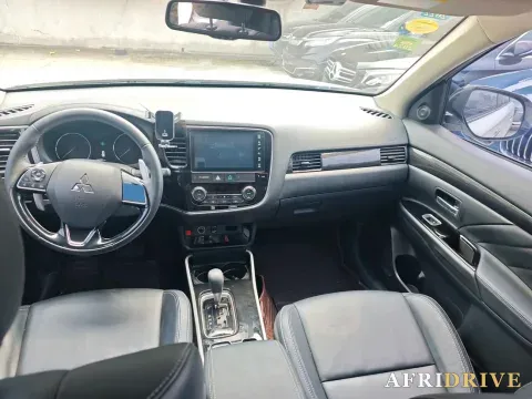 2020 Mitsubishi Outlander 8