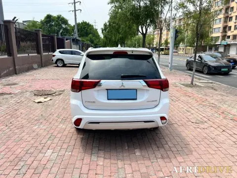 2021 Mitsubishi Outlander 5
