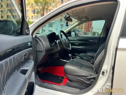 2021 Mitsubishi Outlander 7