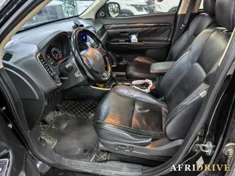 2019 Mitsubishi Outlander 2