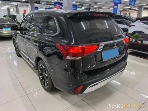 2019 Mitsubishi Outlander 4