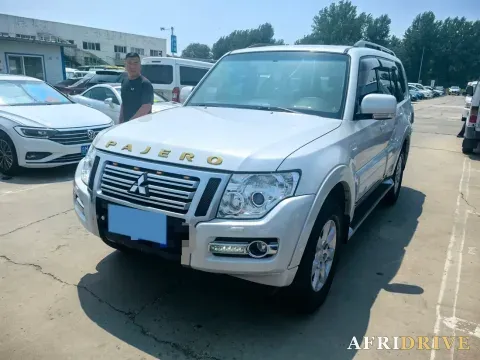 2016 Mitsubishi Pajero