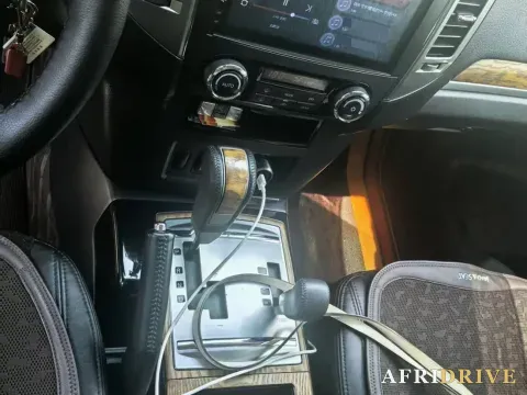 2016 Mitsubishi Pajero 5