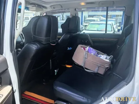 2016 Mitsubishi Pajero 6