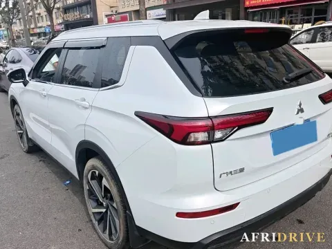 2023 Mitsubishi Outlander 3